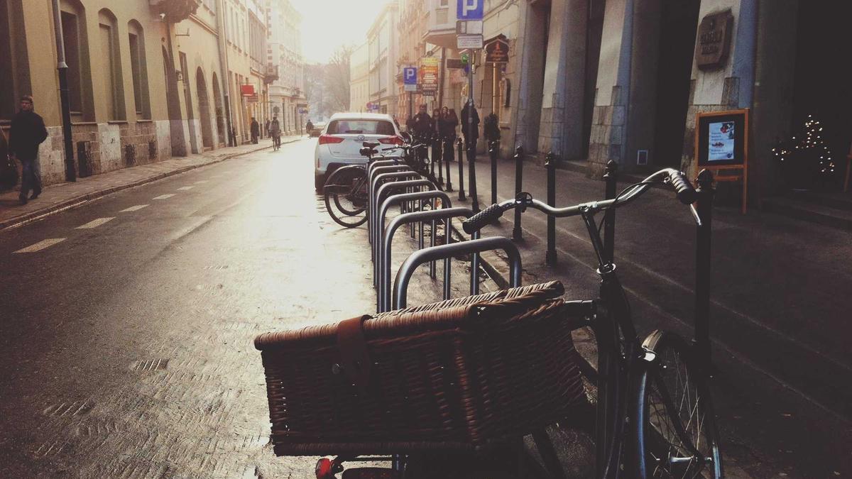 Palette cromatica navy e beige per il guardaroba maschile